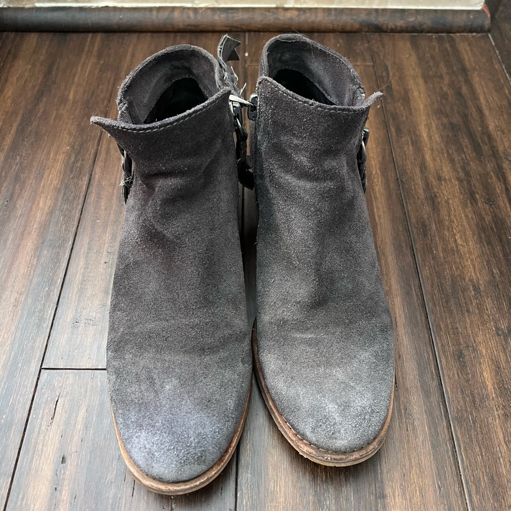 Dolce Vita ankle boots size 7.5